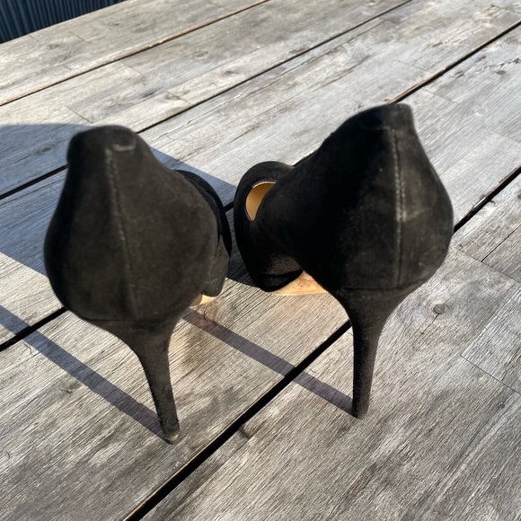 Jimmy Choo Elegant Black Suede Heels - Picture 3 of 6